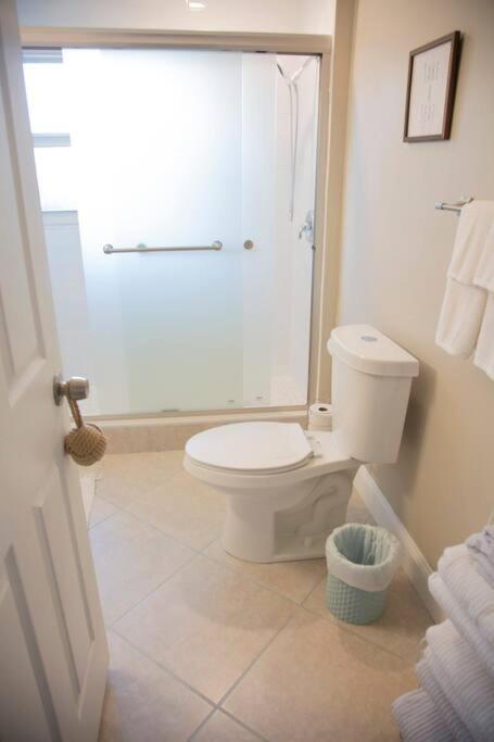 Two Bedroom Ranch With Private Deck Close To Beach Lake Worth Beach Eksteriør bilde