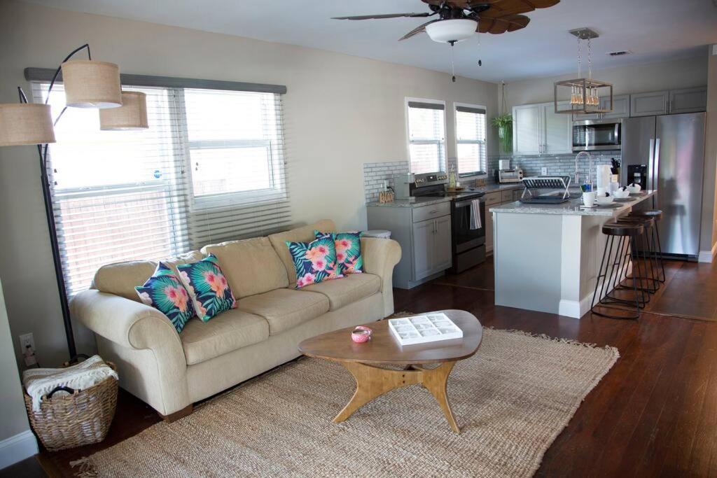 Two Bedroom Ranch With Private Deck Close To Beach Lake Worth Beach Eksteriør bilde