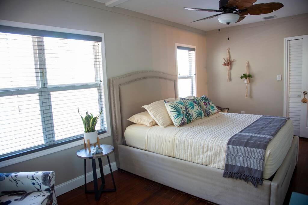 Two Bedroom Ranch With Private Deck Close To Beach Lake Worth Beach Eksteriør bilde